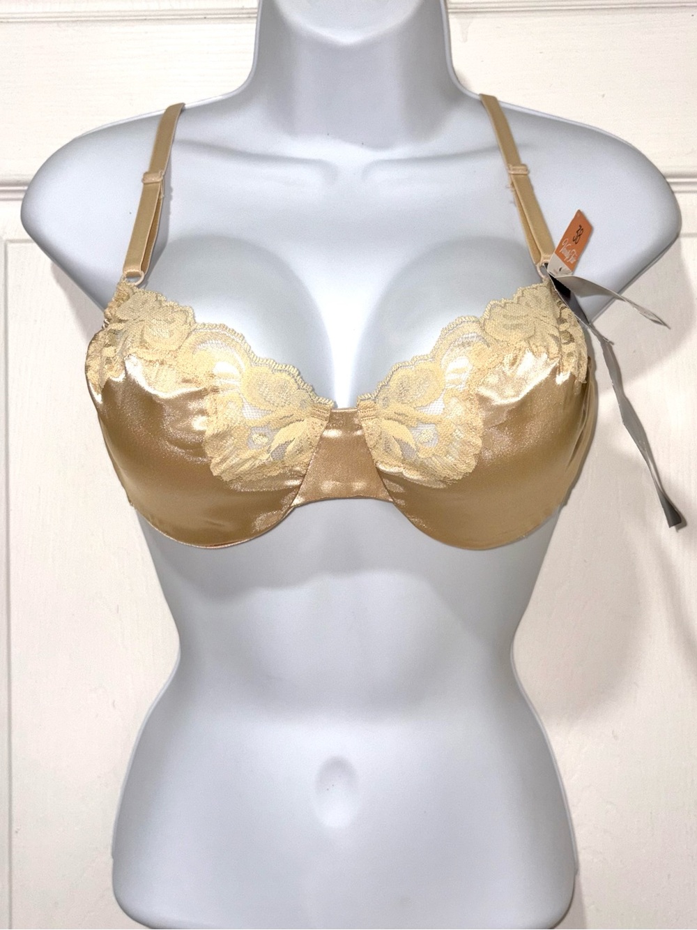 NWT Vintage Vanity Fair Satin Lace Underwire Bra - Gold size 38
